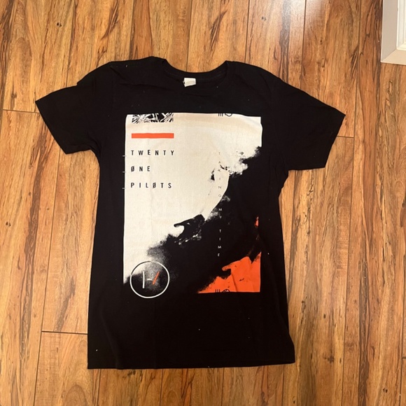 Bundle of 3 Twenty One Pilots Blurry Face graphic band tees - Picture 2 of 8